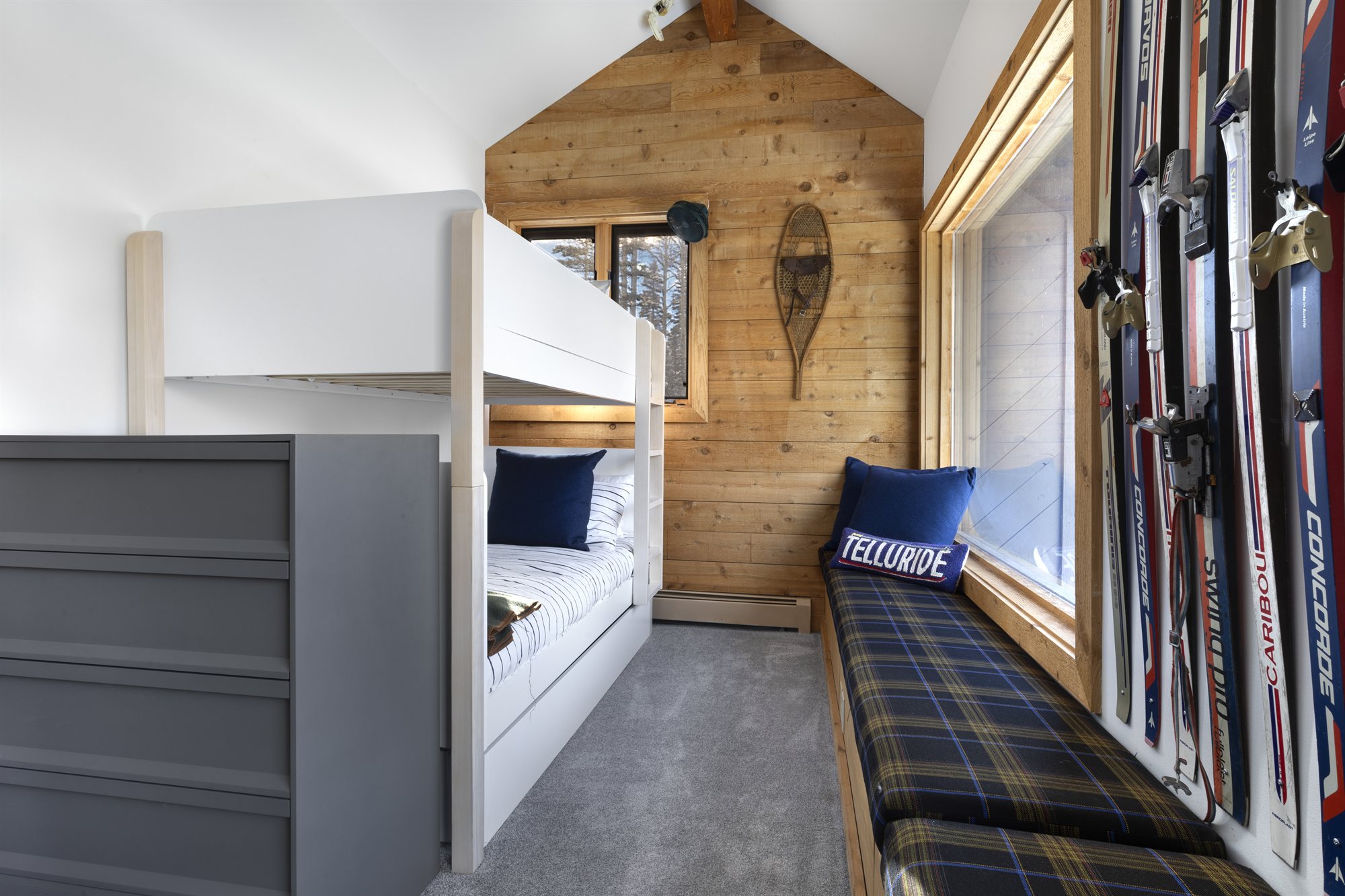 Bunkroom bunks with twin and trundle beds