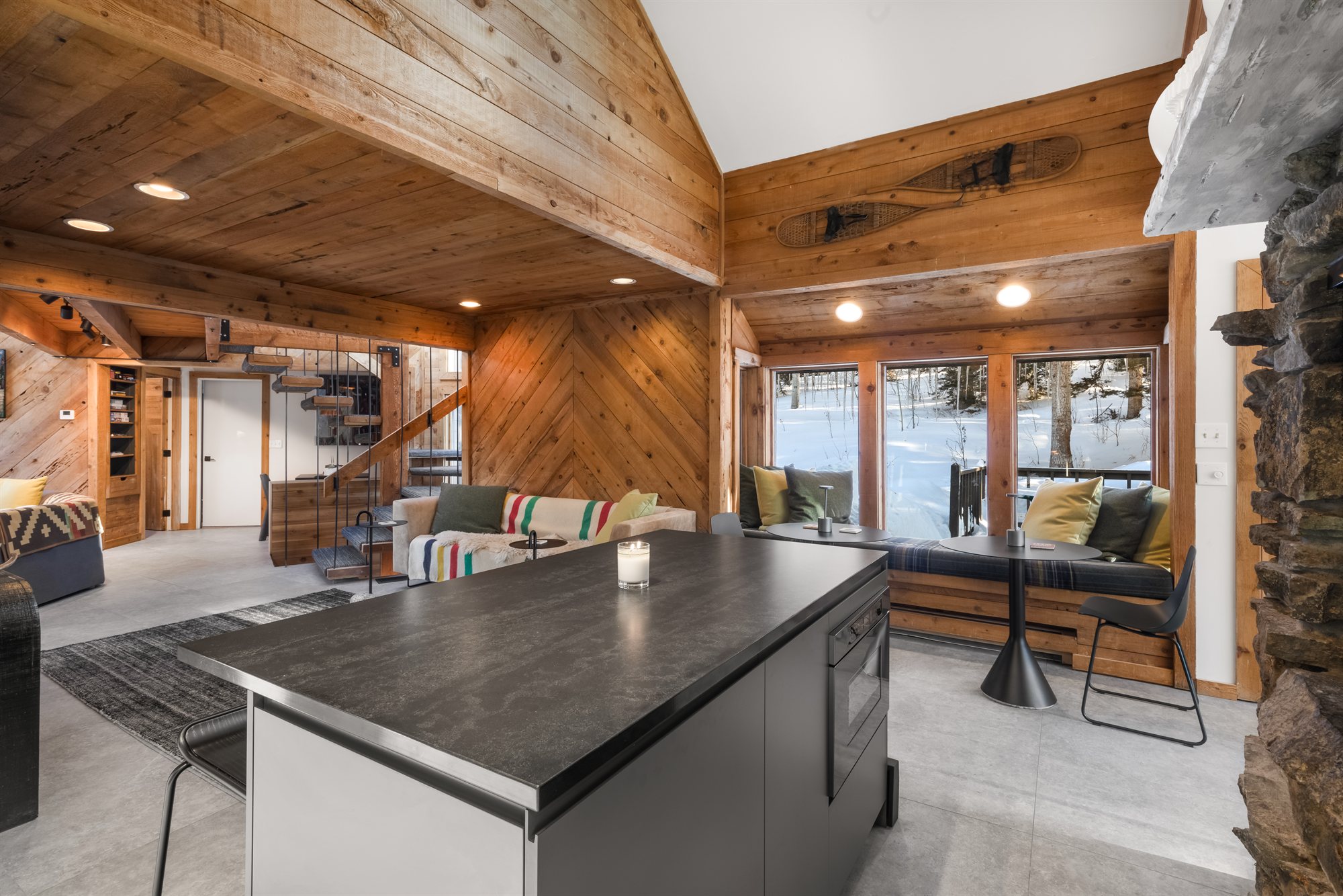 Kitchen island with seating for the whole group
